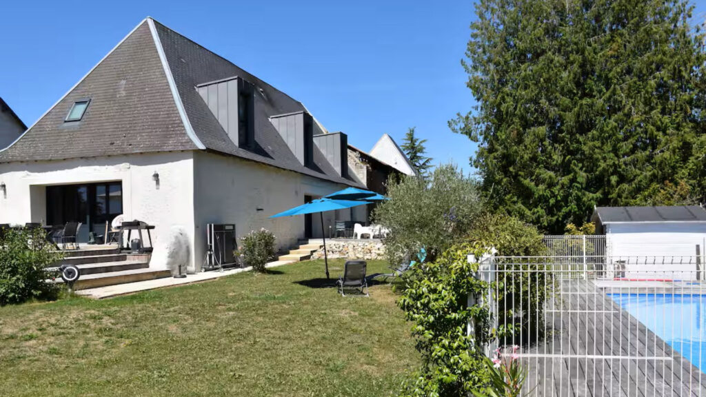 Maison-panchien-les-exterieurs (1)